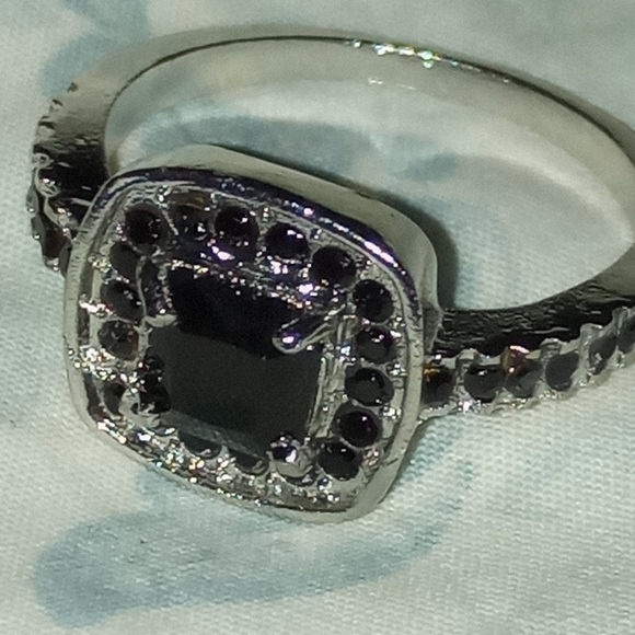 New! Beautiful Princess Cut Black Diamond Halo Ring - US 10 - Picture 5 of 5